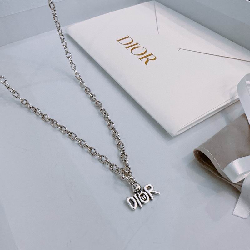 Dior Necklace 06lyr604